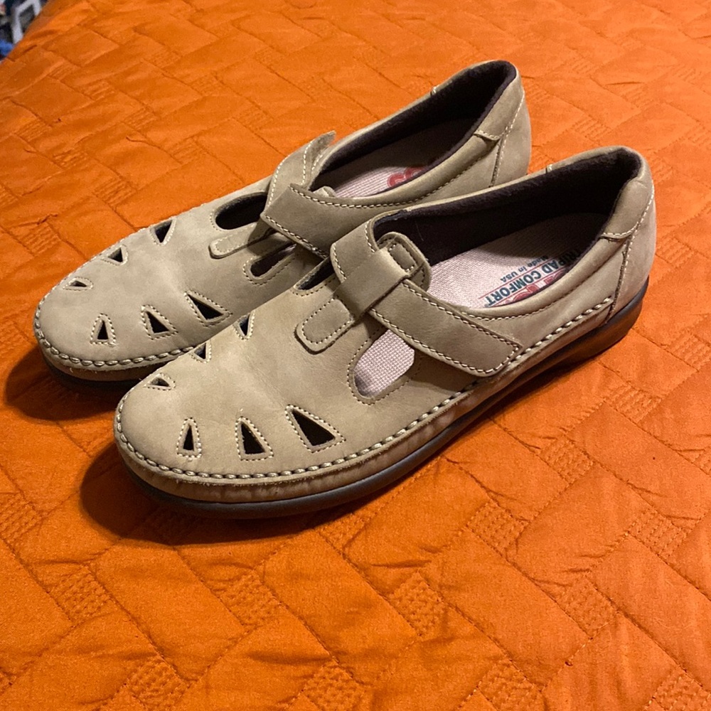SAS | Roamer - Narrow- Velcro Walking Shoe| Color: Sage  | Women’s Size: 7.5 - Picture 3 of 9